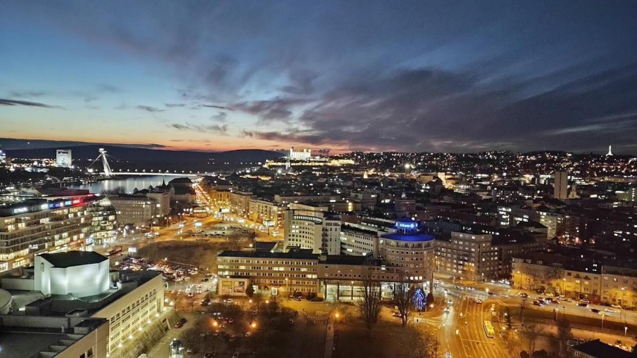 Apartament Panorama - Sunset And Castle View, 22Nd Floor, Garage, Ac Bratysława Zewnętrze zdjęcie